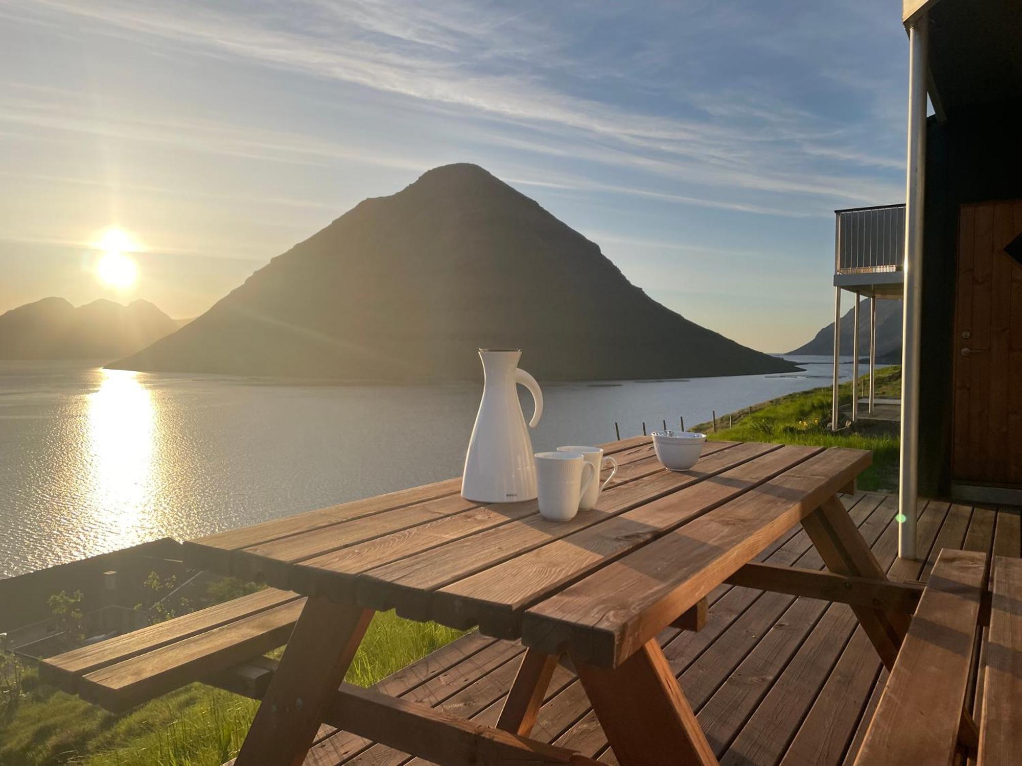 Unique Sea & Landscape View And Spacious Apartment Klaksvík Exterior foto